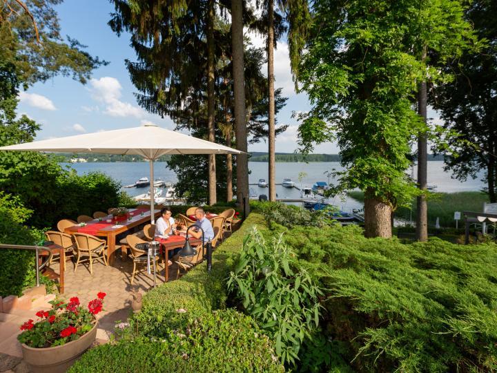 Dining in the restaurant "Das Dorsch" in Bad Saarow on Lake Scharmützel © Seenland Oder-Spree/Florian Läufer