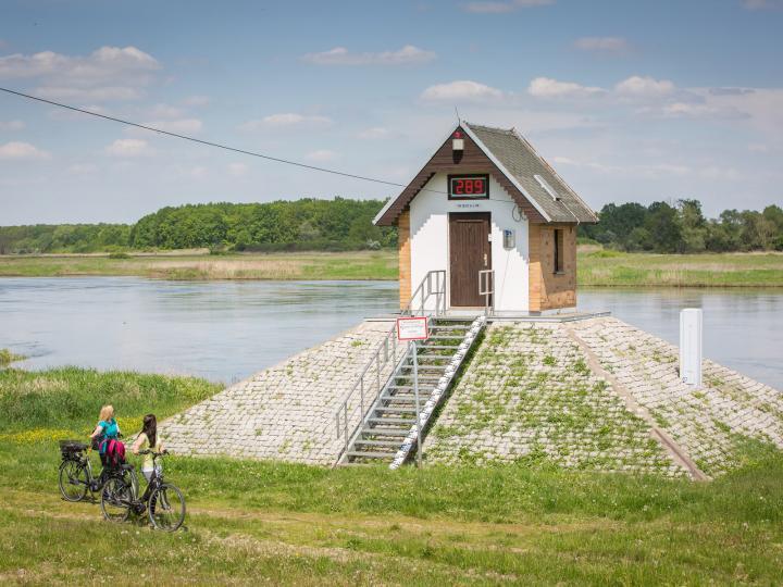 Water gauge house in Ratzdorf on the Oder-Neisse cycle path © Seenland Oder-Spree/Florian Läufer