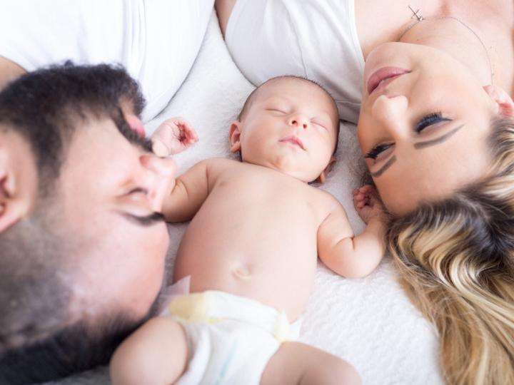Family with baby © Stephanie Pratt/Pixabay