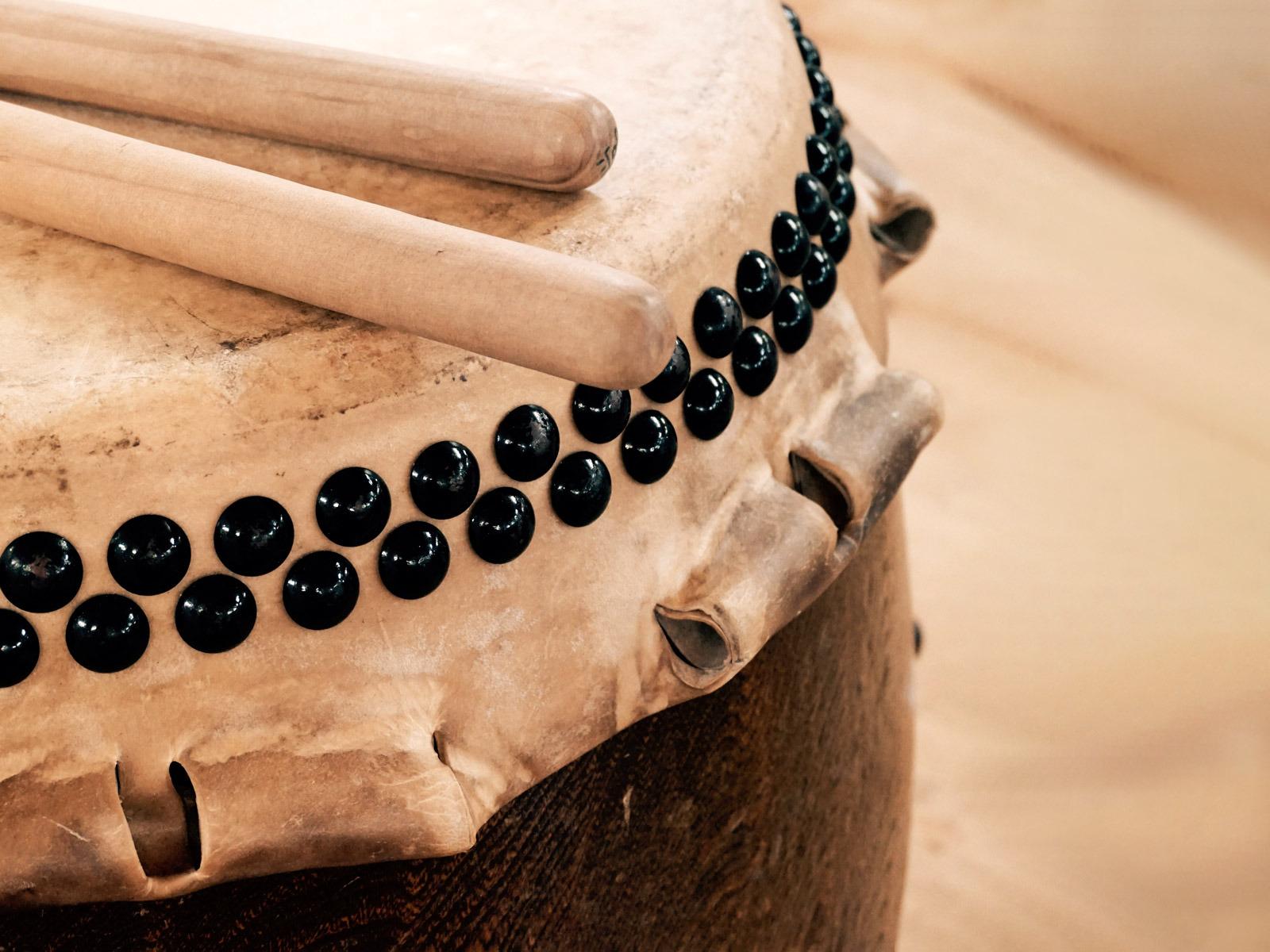 Nahaufnahme einer Taiko-Trommel © protowink/Pixabay