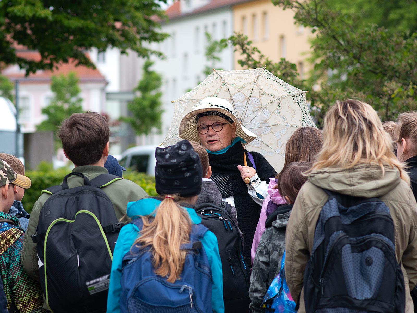 Oma Gerda bei Kinder-Stadtführung © A. Kozlowski