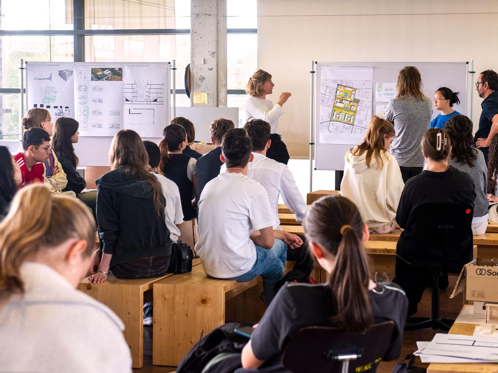 Im Atelier beim Probestudium Architektur der BTU © BTU/Ralf Schuster