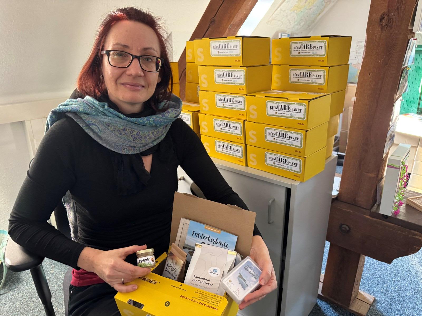 Mitarbeiterin LOS Sandra Jakobitz verantwortet das "RückCare-Paket" im Landkreis Oder-Spree