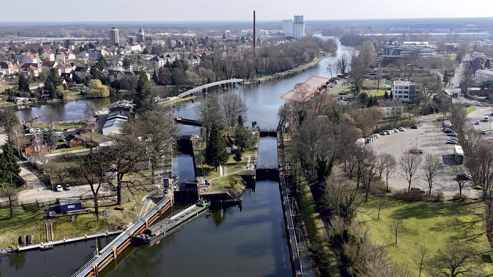 Śluza Fürstenwalde - widok na wschód ze szkicem lokalizacji nowej śluzy © Wasserstraßen-Neubauamt Berlin