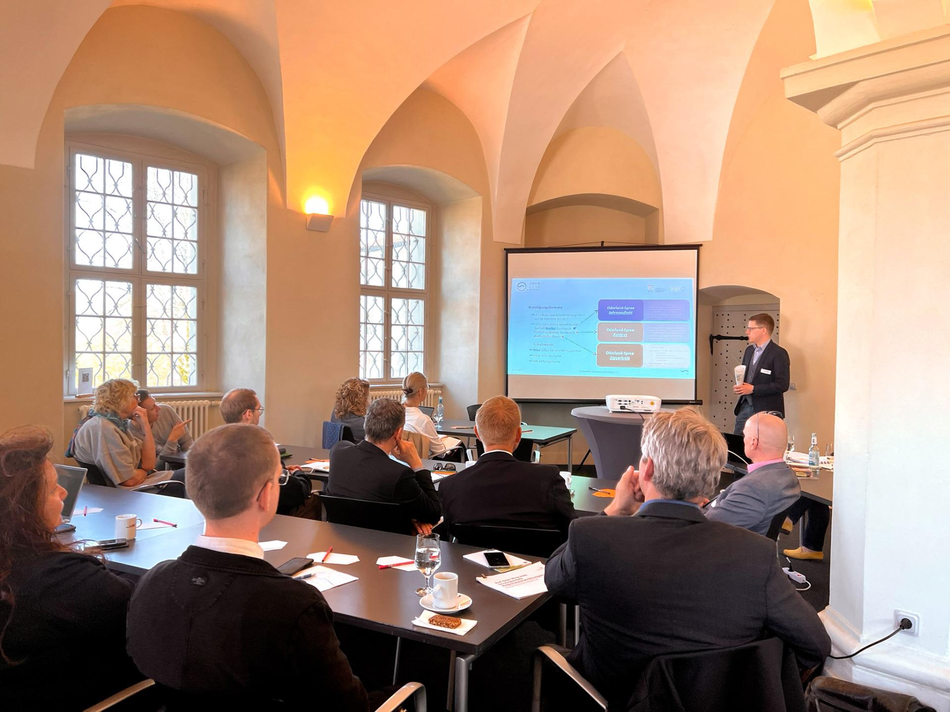 Die zweite Runde des Steuerkreises Oderland-Spree im Kloster Neuzelle © Alina Scholz, EBP Deutschland GmbH