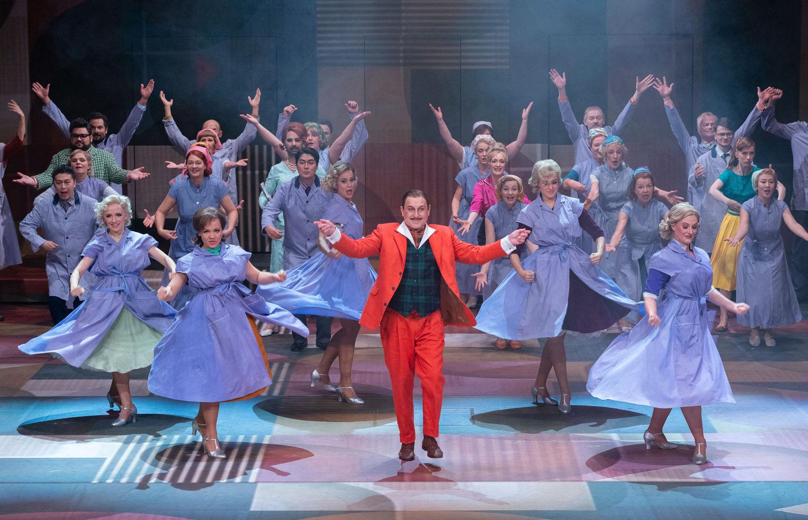 Szene aus der Operette „Messeschlager Gisela“ © Bernd Schoenberger