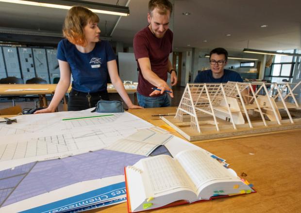 Civil engineers in the studio © BTU Cottbus-Senftenberg