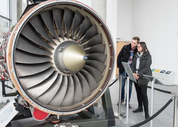 Aircraft turbine on the central campus © BTU Cottbus-Senftenberg