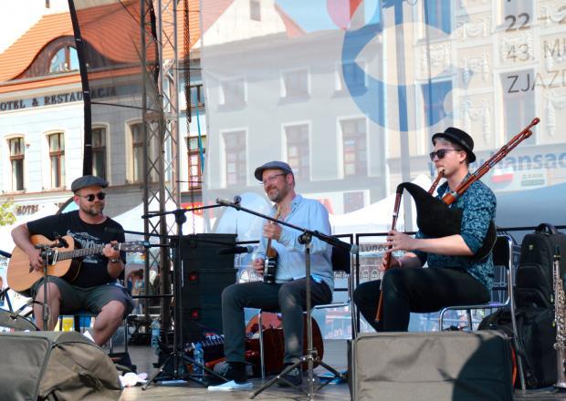 On the big stage of the Hansemarkt: The Gerstenberg family from Frankfurt (Oder) © Uwe Meier