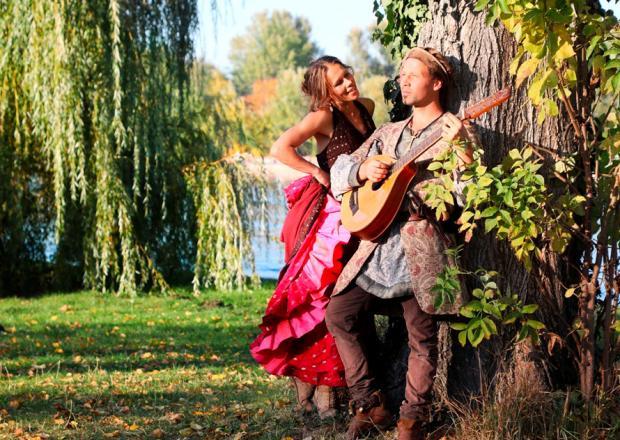 Couple in medieval costumes