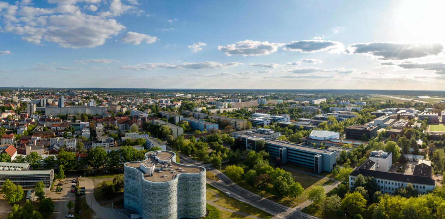 Blick auf das Medienzentrum der BTU Brandenburgische Technische Universität Cottbus-Senftenberg © Rainer Weisflog