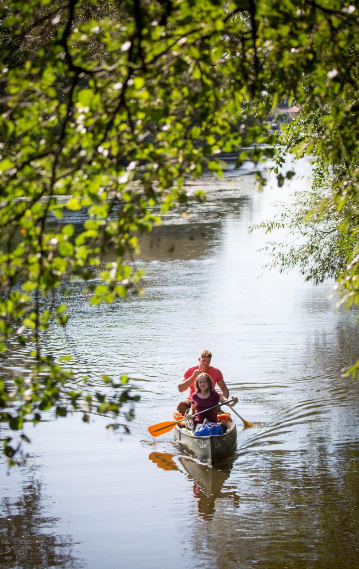 Zwei Personen in einem Kanu © Seenland Oder-Spree/Florian Läufer