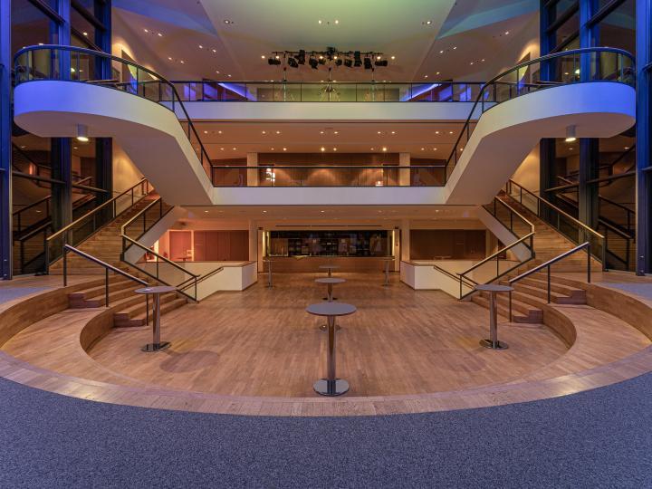 Foyer des Kleist Forums Frankfurt (Oder) © Wikpedia/MuV