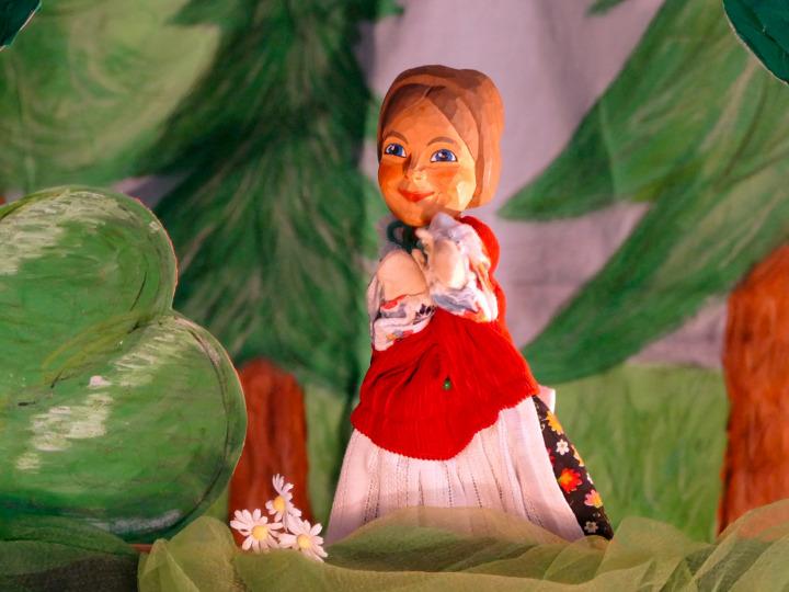Puppet theater hand puppet Gretel © Pixabay