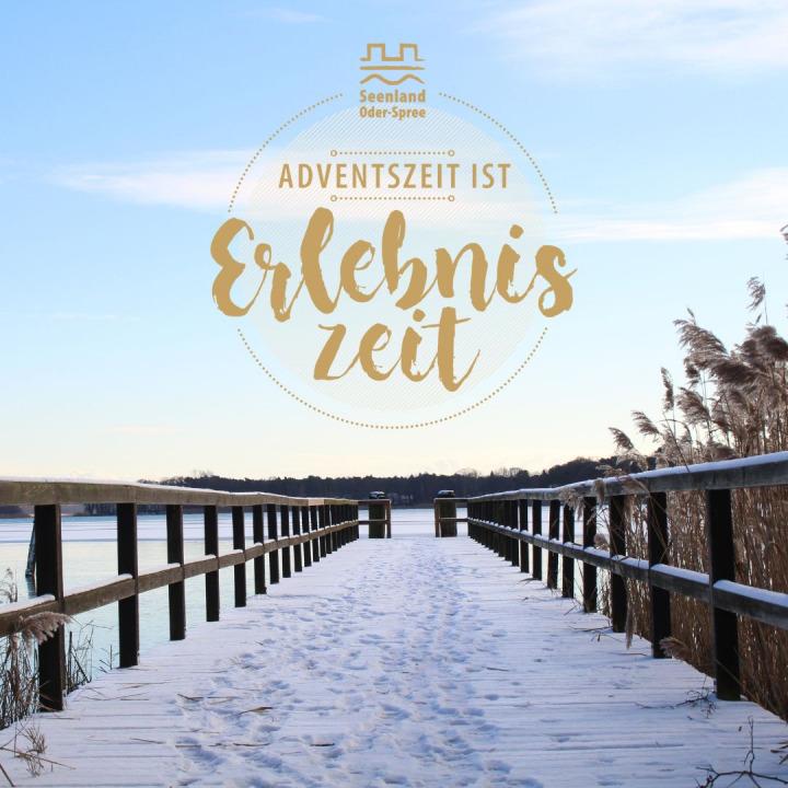 A footbridge in winter with the theme "Advent time is adventure time" © Seenland Oder-Spree