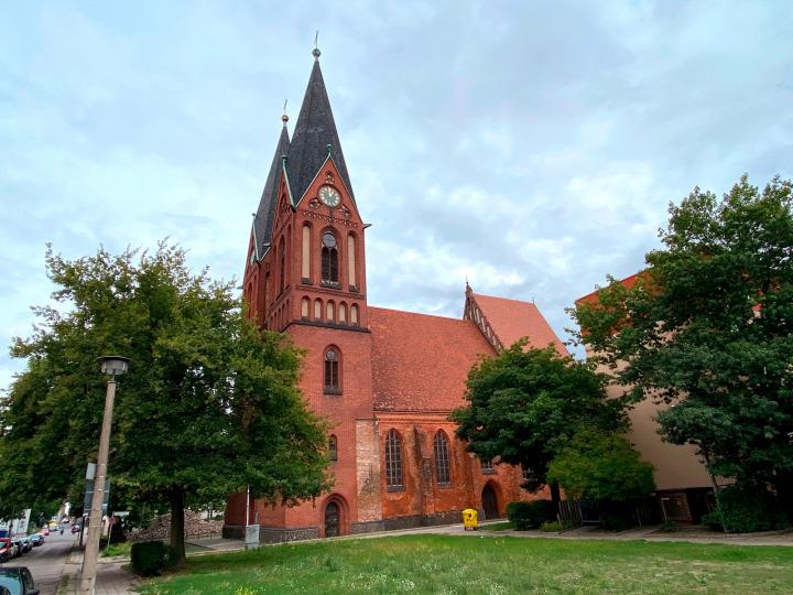 Południowa fasada kościoła Friedenskirche © Miasto Frankfurt nad Odrą