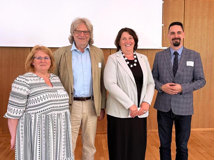 Dzień Turystyki 2023 na Pojezierzu Odra-Szprewa, Iwona Mis-Kwiatkowska (Marschallamt Woiwodschaft Lubuskie), Rainer Schinkel (Vorsitzender des Seenland Oder-Spree e.V.), Ellen Rußig (Geschäftsführerin des Seenland Oder-Spree e.V.) und Slawomir Kotylak (Marschallamt Woiwodschaft Lubuskie) © Seenland Oder-Spree