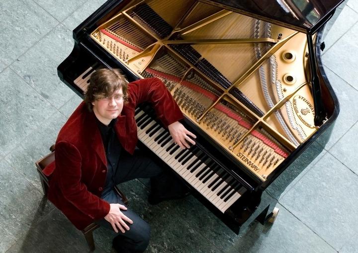 Stephan Graf von Bothmer at the piano © Birgit Meixner
