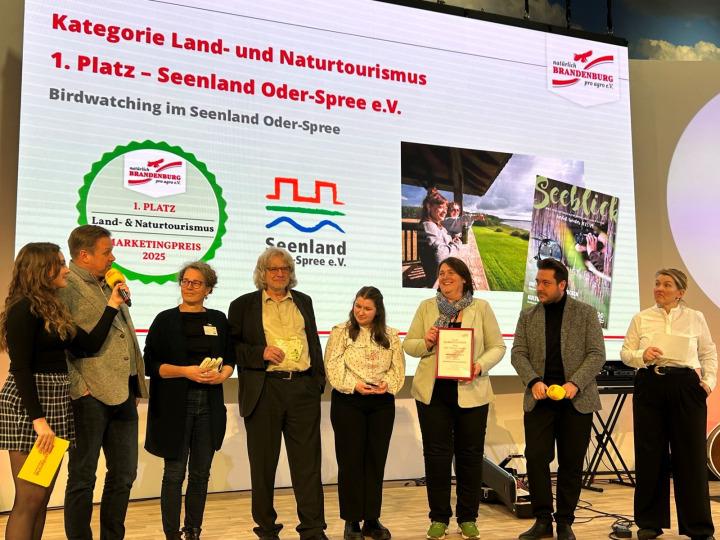 Team Seenland Oder-Spree auf der Grünen Woche 2025 mit Marketingpreis pro agro